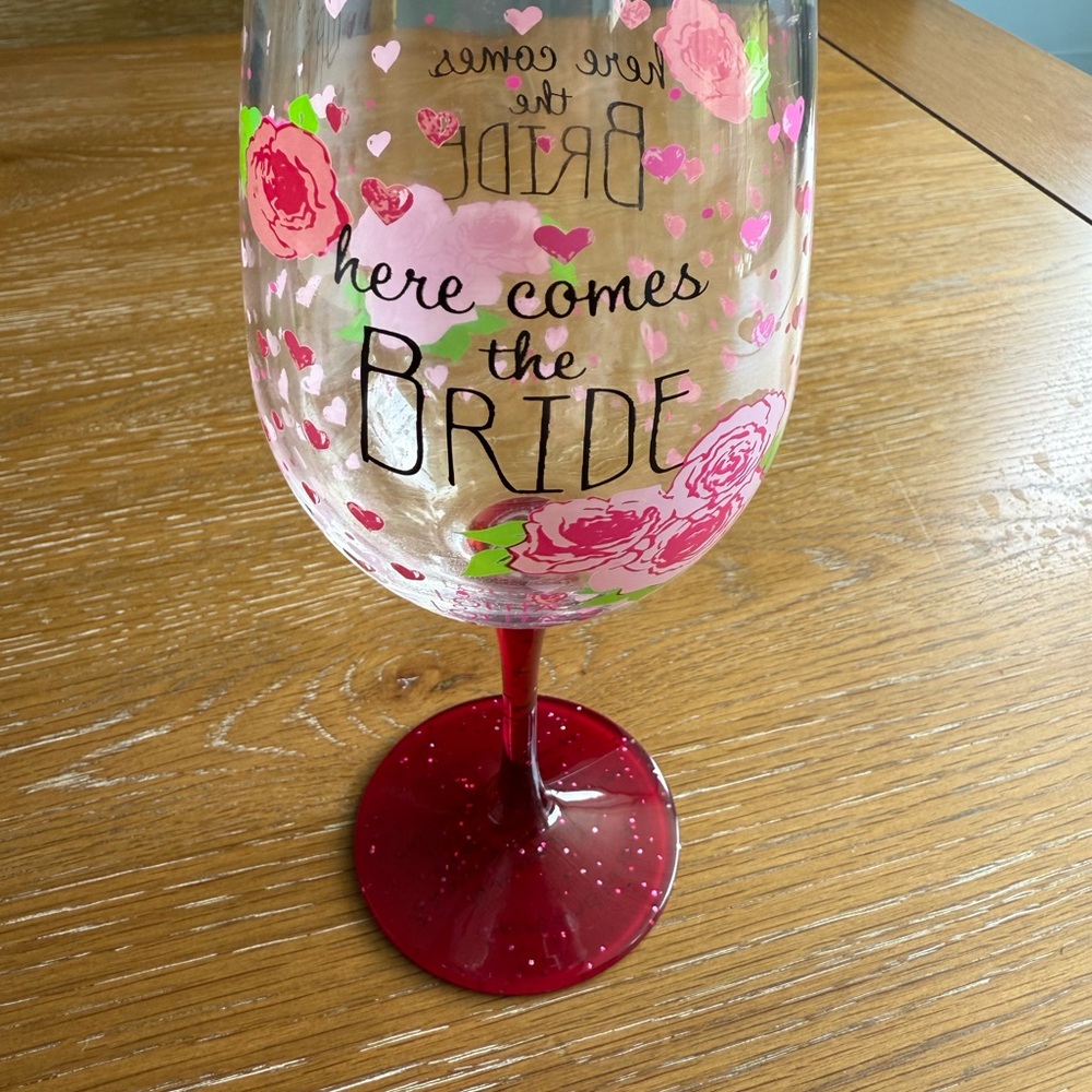 Lolita Here Comes the Bride wine glass
